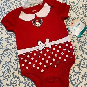 ⬇️ NWT - Disney - Minnie Mouse Onesie - 0-3 Months